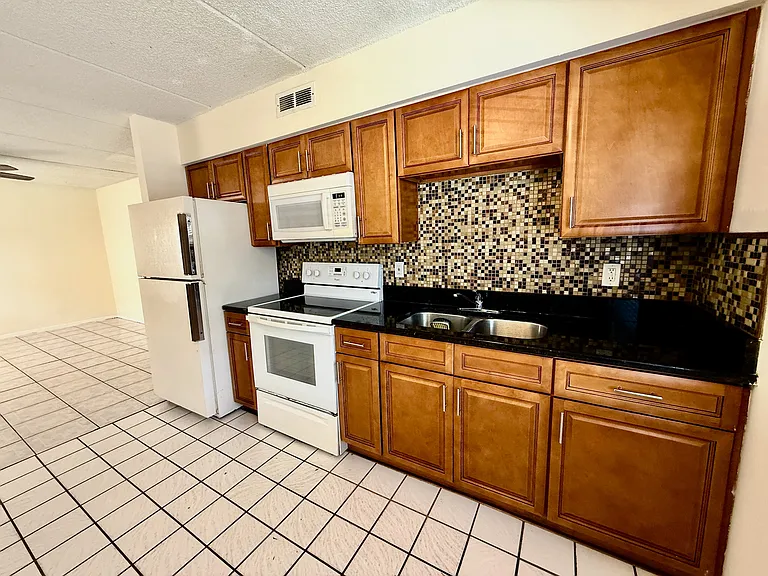 698 Michigan Ct #1 — Photo 10
