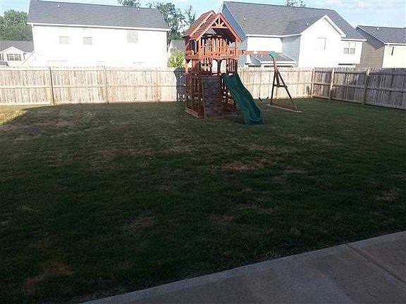 5th image of 320 Hearthwood Dr