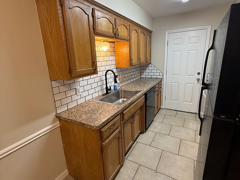 2611 Louisville St #2611 — Photo 12