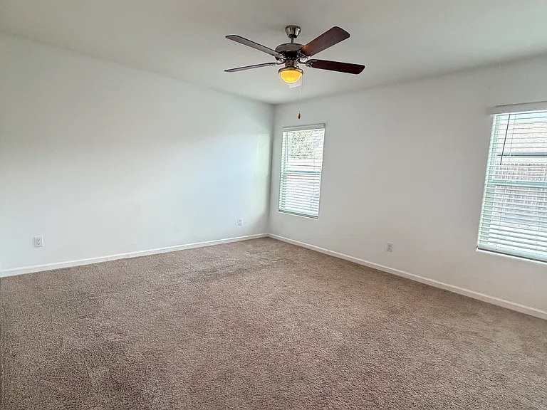 5581 W Pontiac Way — Photo 10