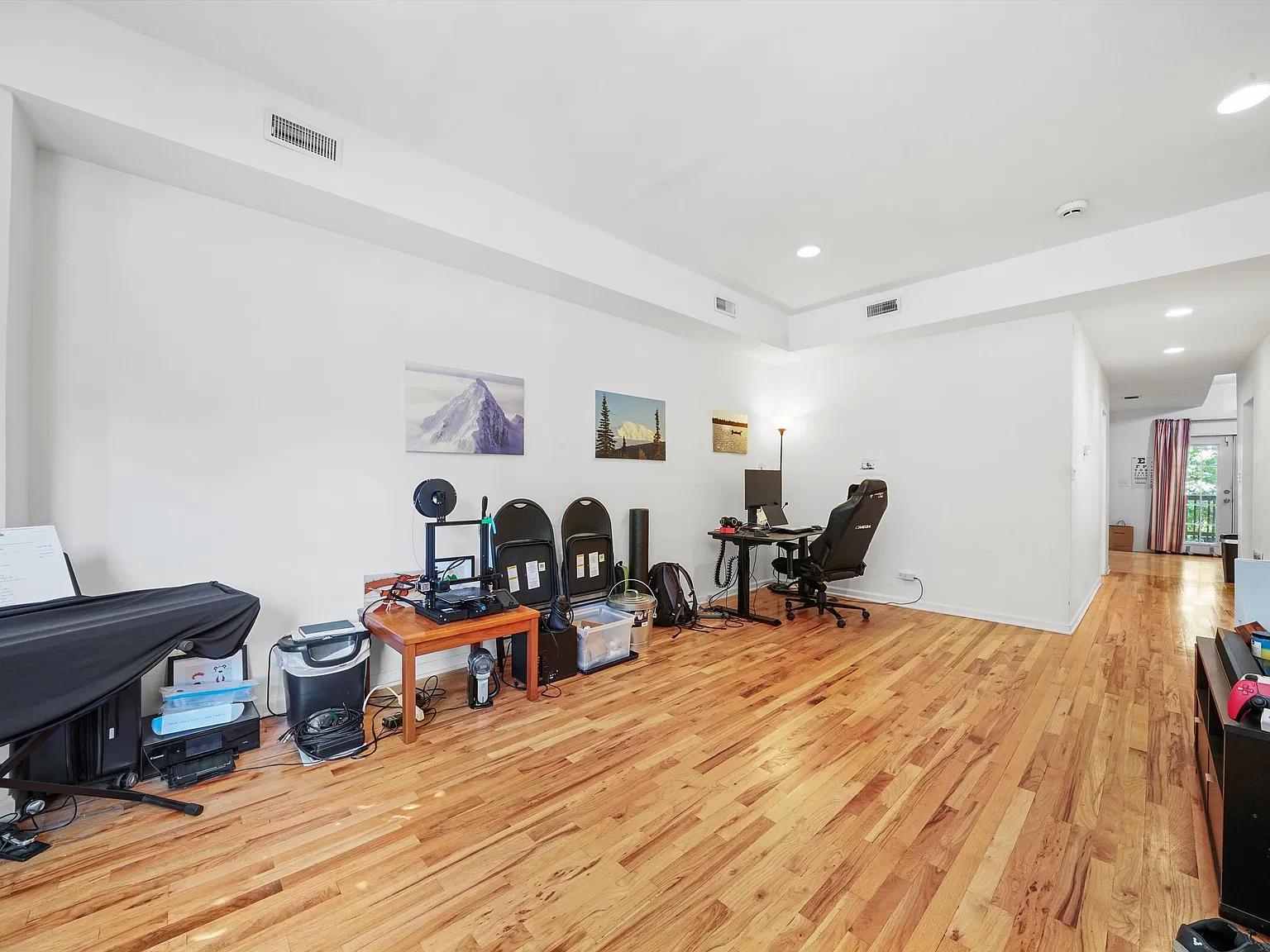 2 bed, 950 sqft, $2,450 — Photo 2