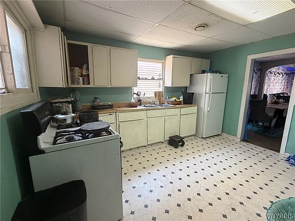 5th image of 1310 E Lovejoy St