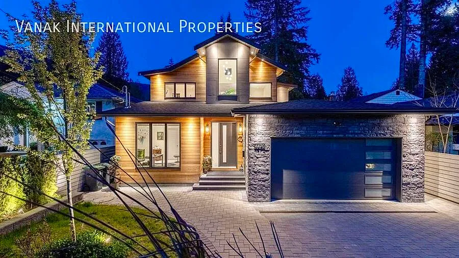 4470 Capilano Rd #MAIN FLOOR