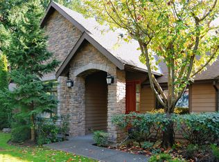 9001 SE 47th St, Mercer Island, WA 98040