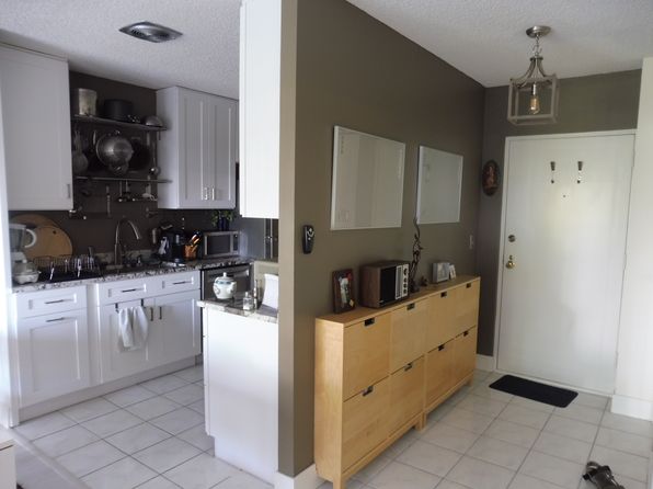 1060 N Farnsworth Ave APT 1402