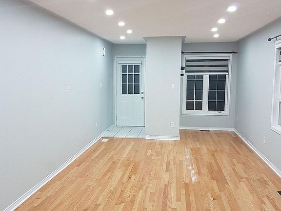 4th image of 26 Roxton Cres