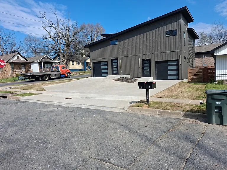 1021 S Woodrow St #A — Photo 2