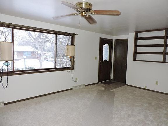 5th image of 301 E Parker St