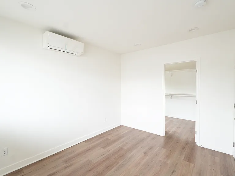 2828 E 70th St #2826-B — Photo 6
