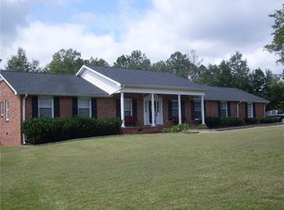 301 Lola Ln, Honea Path, SC 29654