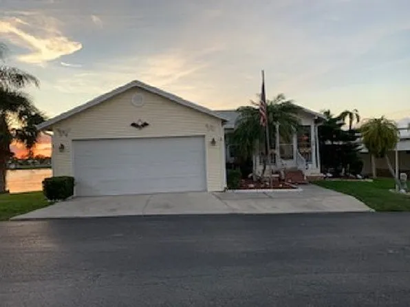 778 Lacosta Ln, North Fort Myers, FL 33917