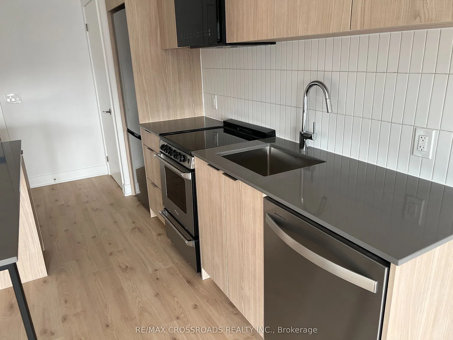 1 bed, $1,975 — Photo 3