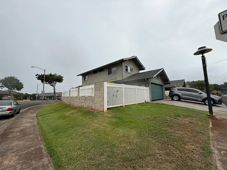 94-1098 Awalua St — Photo 3