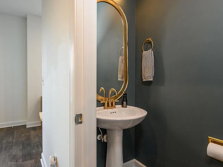 735 Lochlyn Hill Dr — Photo 11