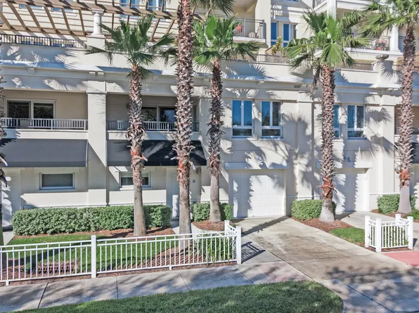 525 N 3rd St Unit 206, Jacksonville Beach, FL 32250
