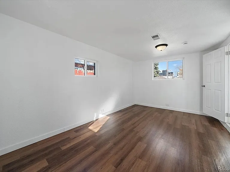 3500 E 30th Ave — Photo 18