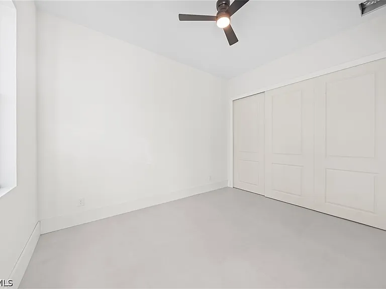 1805 W 10th St — Photo 18