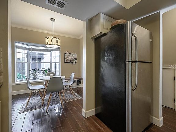 5th image of 409 S Audubon Ave Unit 5