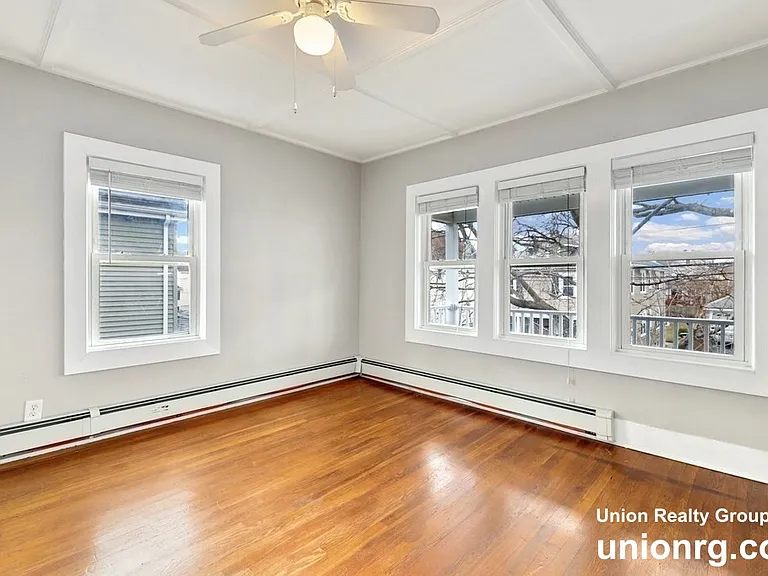 285 Park St #2 — Photo 9