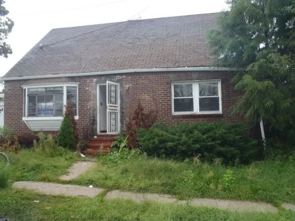11855 204th St, Saint Albans, NY 11412