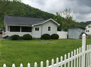 80 Johnson Dr, Chapmanville, WV 25508