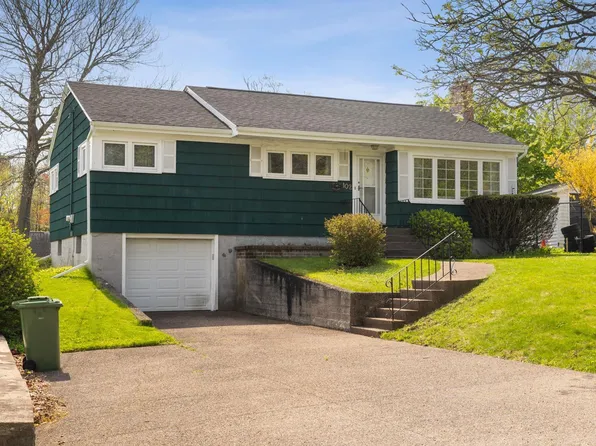 102 Torrington Dr, Halifax, NS B3M 1Y2