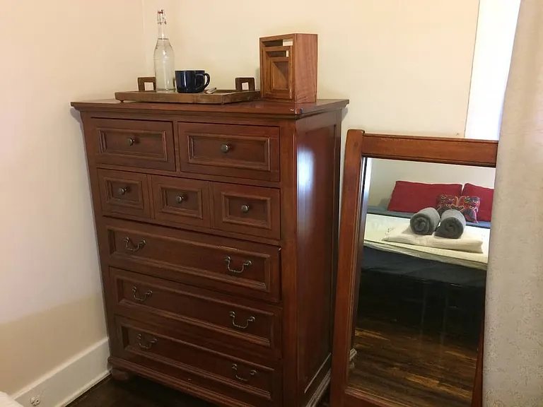 Dressers & Mirrors
