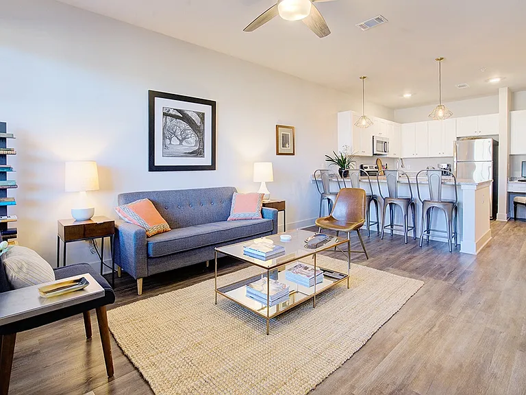 Midtown Row Apartments — Photo 10