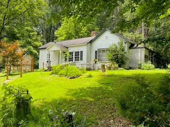 3275 Love Rd, Claremont, NC 28610
