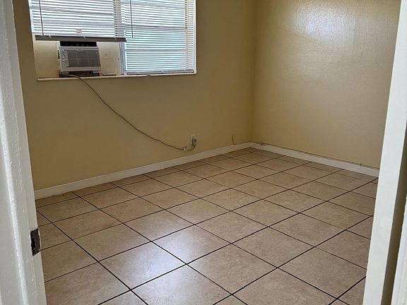 4th image of 1001 NW 6th Ave #7