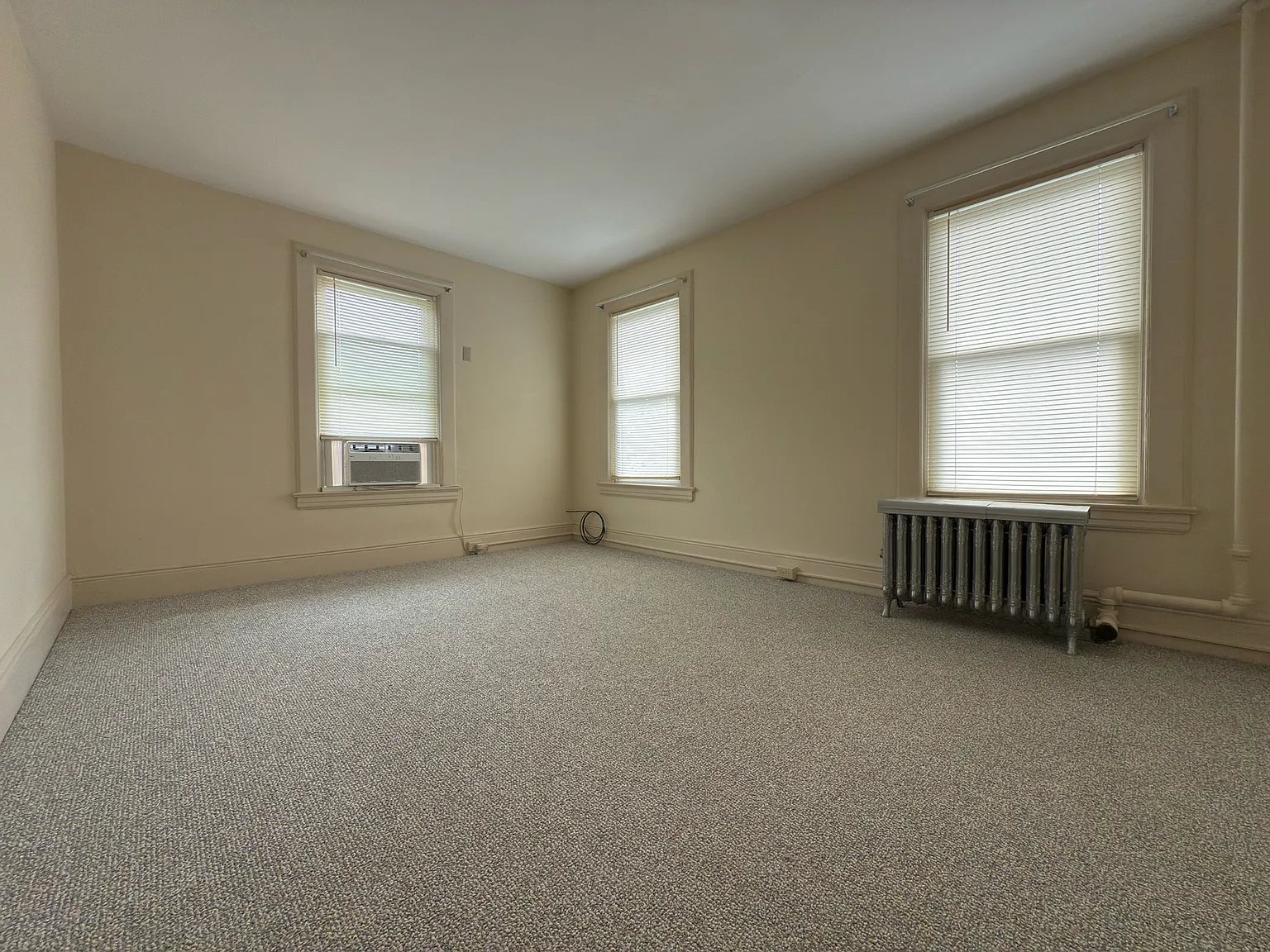 Seneca Ave, North White Plains — Photo 2