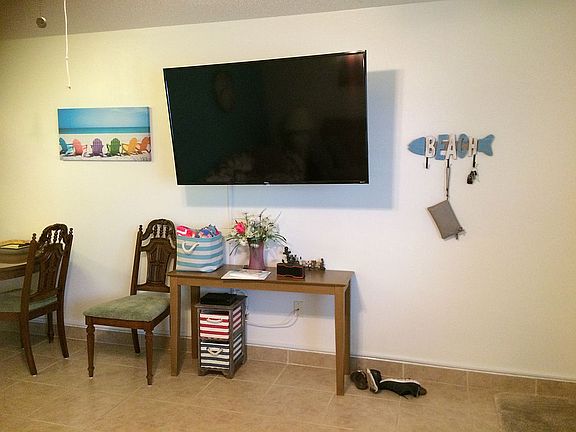 2nd image of 1235 S Highland Ave APT D205