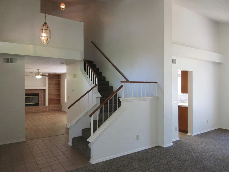 993 E Edgemont Dr — Photo 7