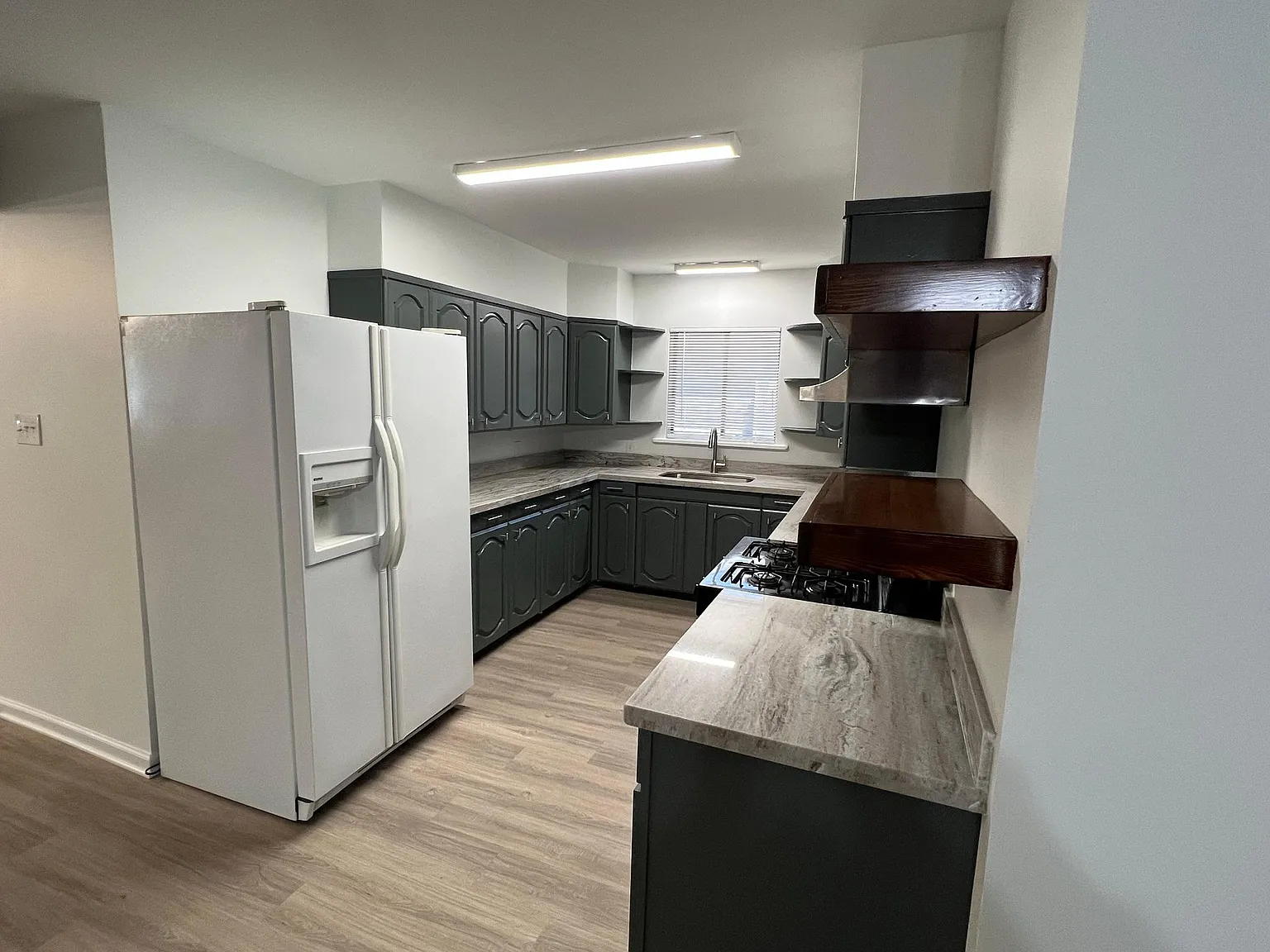 4 bed, 1807 sqft, $1,850 — Photo 4