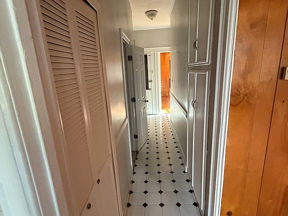 5th image of 6111 Palmetto St #1