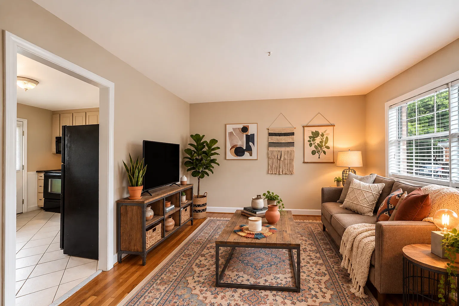 2 bed, 750 sqft, $1,149 — Photo 4