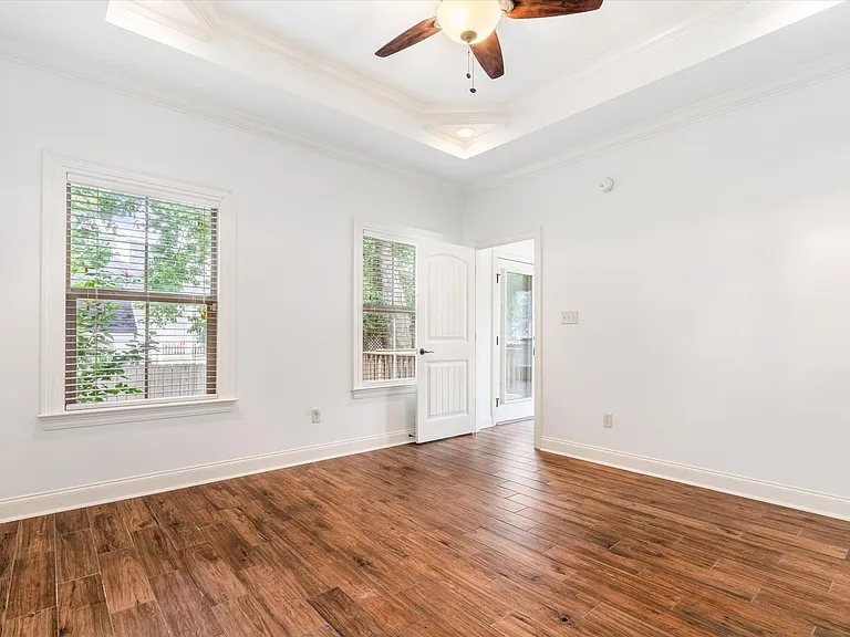 1060 Linlen Ave — Photo 11