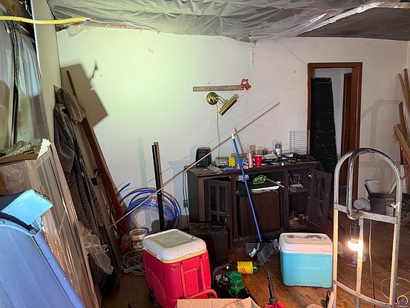 4th image of 2321 SE Massachusetts Ave
