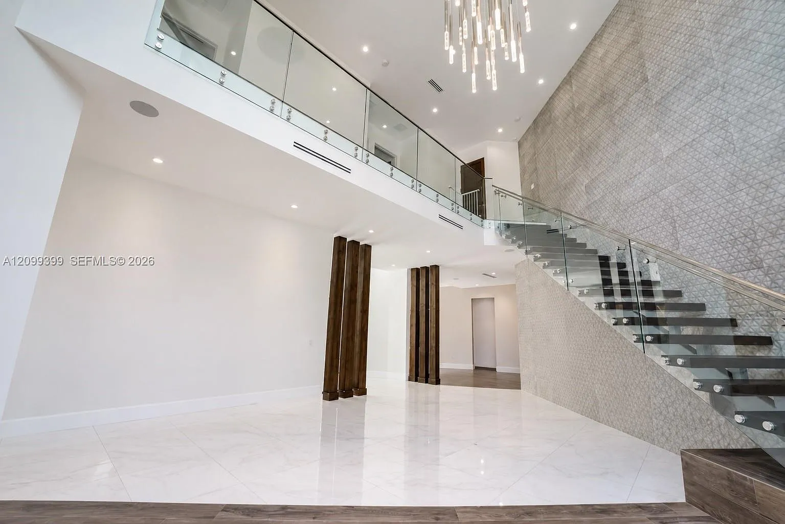 Bay Heights — Photo 3