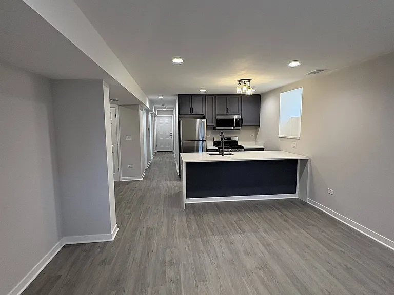 2739 W Evergreen Ave #G — Photo 3