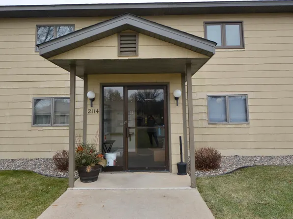 2114 Village Dr APT 223, Red Wing, MN 55066