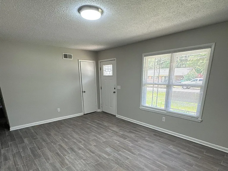 66 Briarcliff Dr — Photo 4