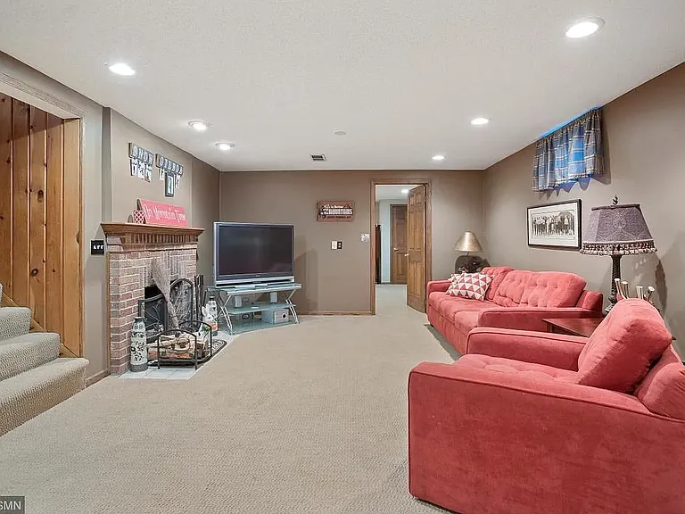 5524 Warwick Pl — Photo 12