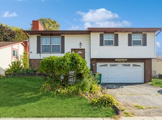 41 Abbeywood Dr, Romeoville, IL 60446