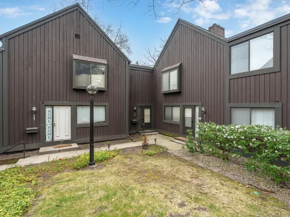 209 Paisley Ct, Kalamazoo, MI 49006