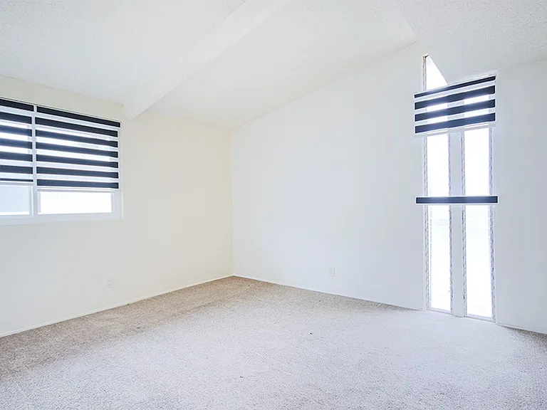 5542 Fernhill Cir — Photo 31