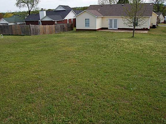 4th image of 1004 Sandstone Dr