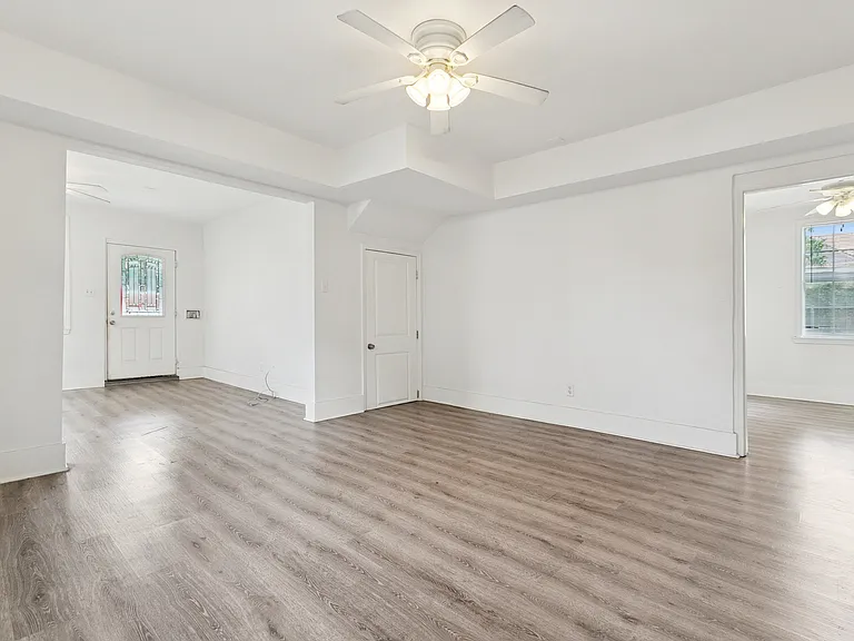 5124 Willow St — Photo 6