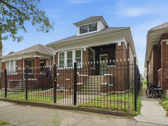 3rd image of 5840 S Artesian Ave