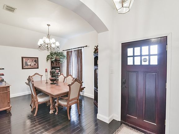 4th image of 202 Wooded Meadow Ln